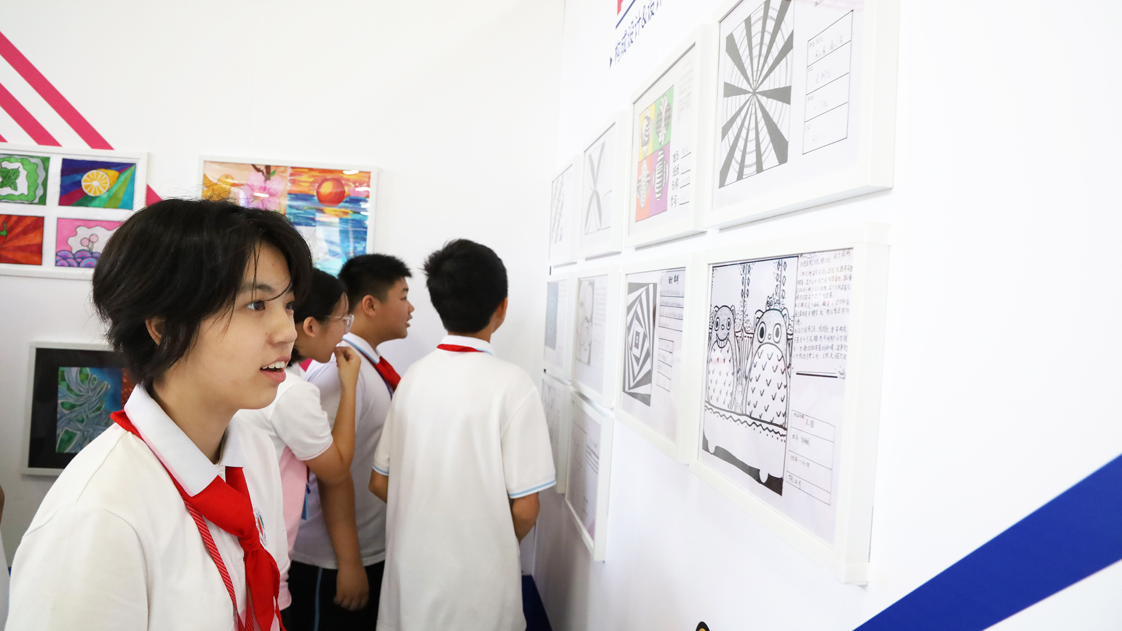 展示設(shè)計研學(xué)成果！創(chuàng)新設(shè)計作品企劃展在君蘭中學(xué)掀起熱潮
