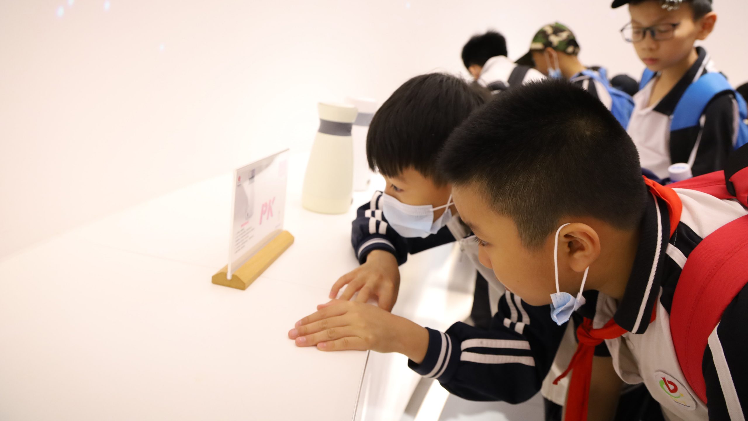 00名小學生“沸騰”了，在我城來一場創意紛呈的工業研學之旅"