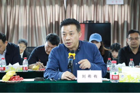 焦作市新的社會階層人士聯(lián)誼會實踐創(chuàng)新基地觀摩活動在中原工業(yè)設(shè)計城舉辦