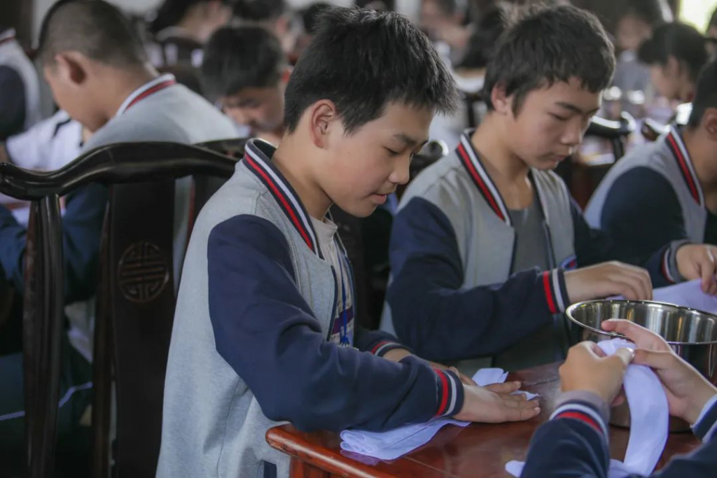 坎墩中學：科技擁抱自然，自然創(chuàng)造文化