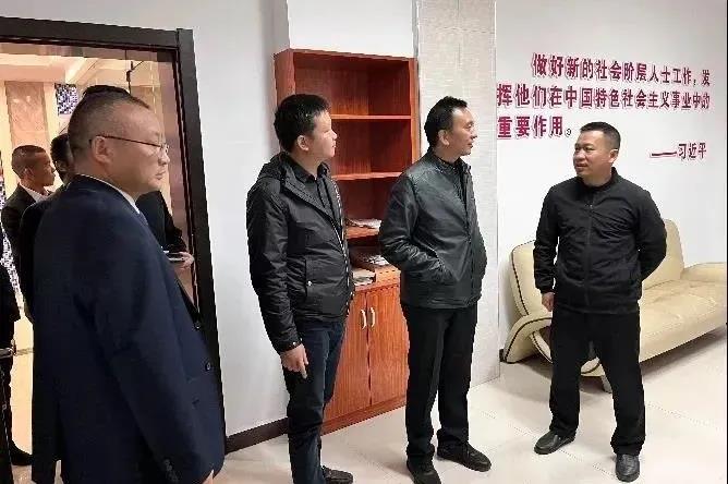 樟樹市、豐城市新階層聯(lián)誼在設(shè)計小鎮(zhèn)開展