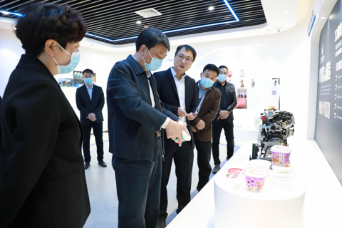 焦作市委常委、統戰部部長董炳麓一行蒞臨中原工業設計城參觀調研