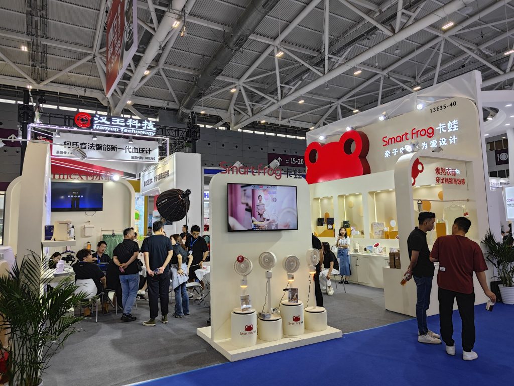 設(shè)計(jì)城原創(chuàng)品牌亮相深圳禮品展，引領(lǐng)潮禮風(fēng)尚