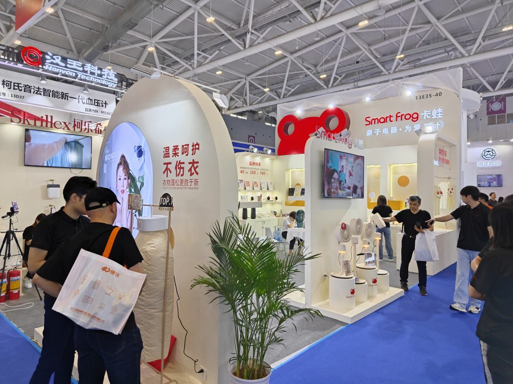 設(shè)計(jì)城原創(chuàng)品牌亮相深圳禮品展，引領(lǐng)潮禮風(fēng)尚