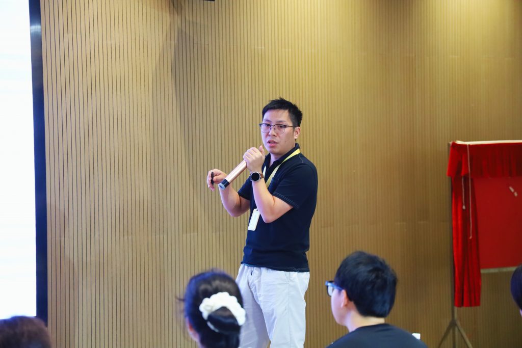深化產(chǎn)學(xué)研交流 | 清華大學(xué)深圳國(guó)際研究生走進(jìn)設(shè)計(jì)城